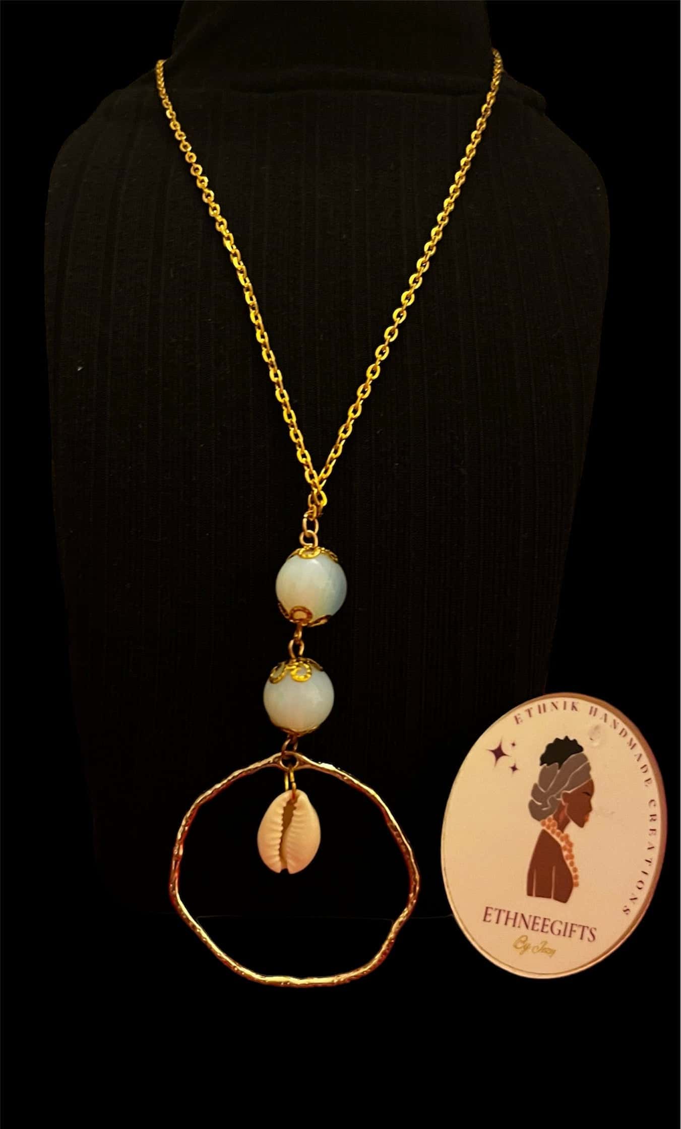 PENDANT NECKLACE Ethnic & Chic