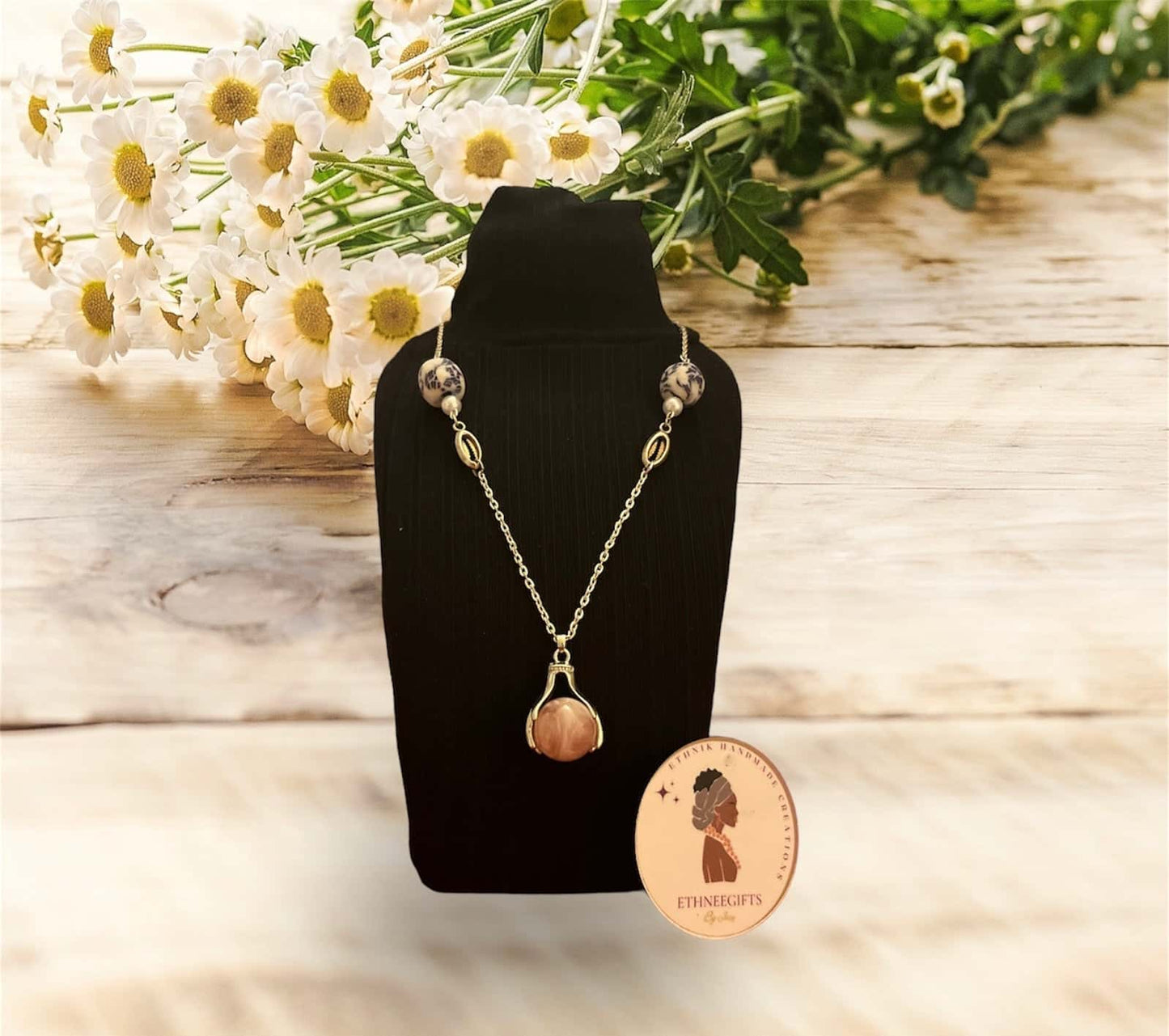 PENDANT NECKLACE Ethnic & Chic