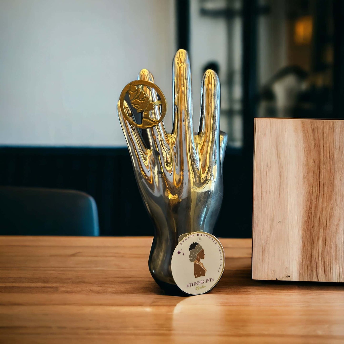 ETHNEEK WORLD RINGS "Queen"