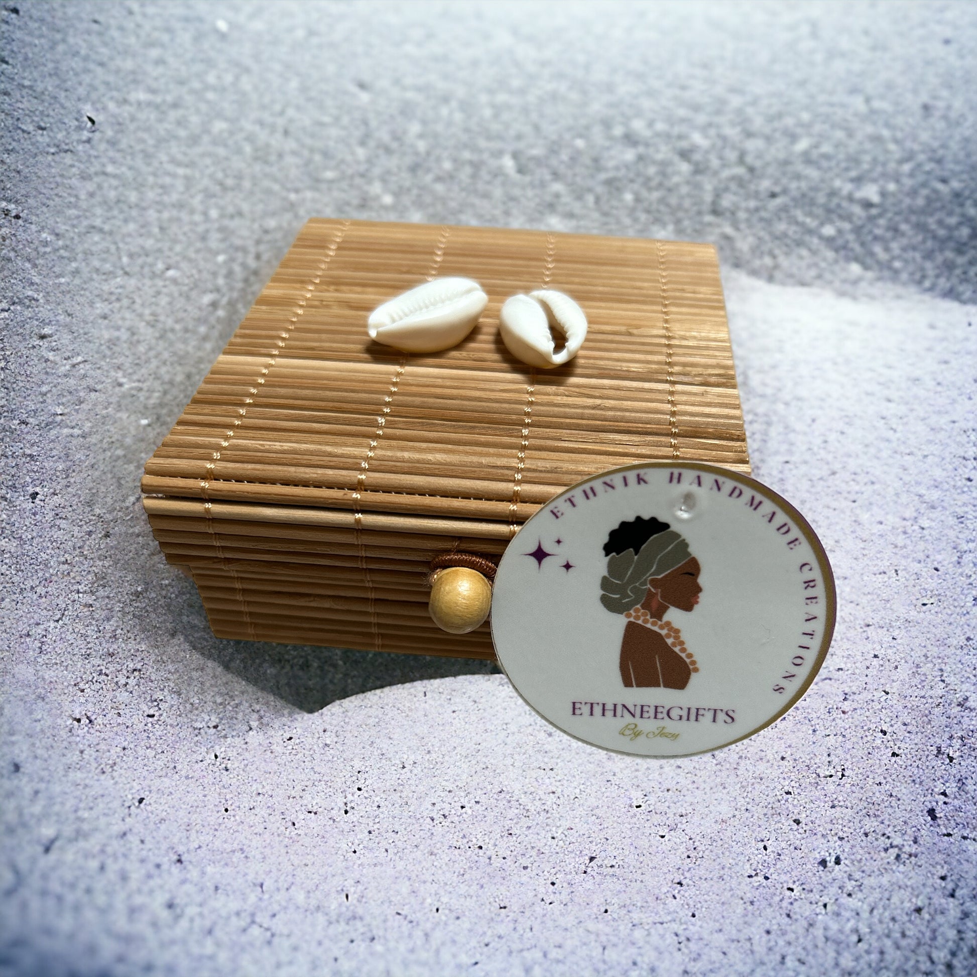 ETHNEEGIFTS - ETHNEEK BOX Cowrie