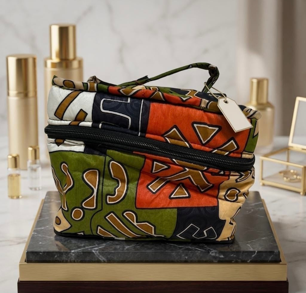 THE ESSENCE CAPSULE