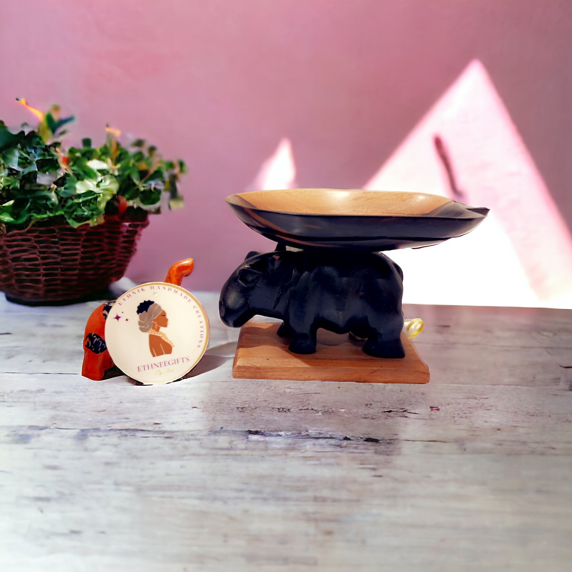 ETHNEEGIFTS - HOLDER WOOD HIPPOPOTAMUS COCOA POD BI-COLOR SUPPORT