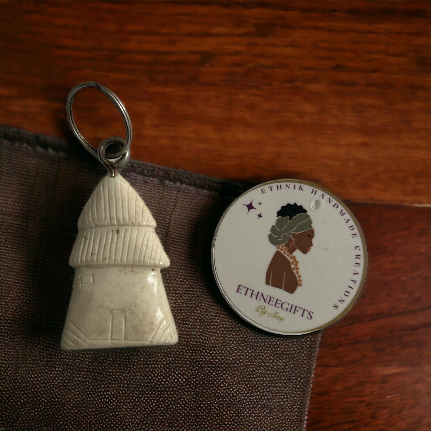 ETHNEEGIFTS - KEYRING " LA CASA "