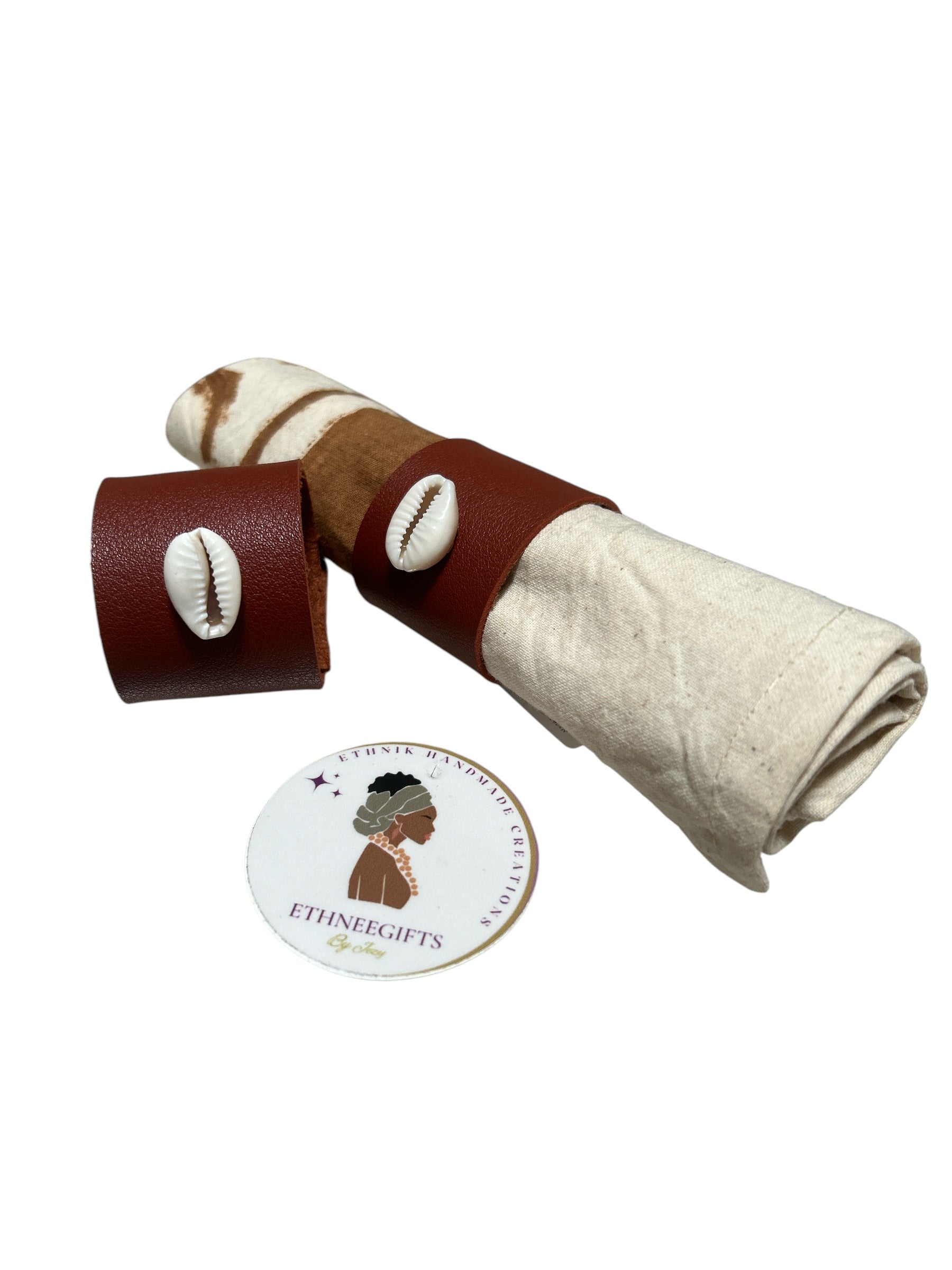 ETHNEEGIFTS - NAPKINS RINGS LEATHER & COWRIE (1 Set of 2)